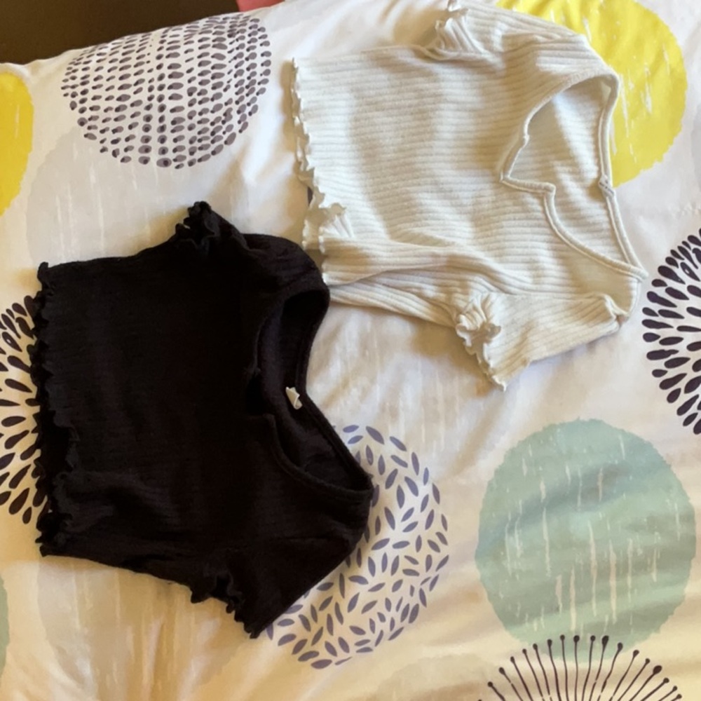 Girls crop top black and white